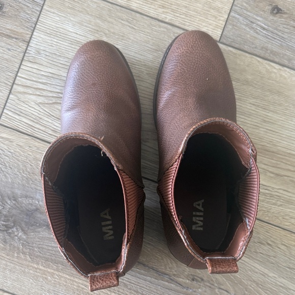 MIA brown booties size 8 - Picture 4 of 6